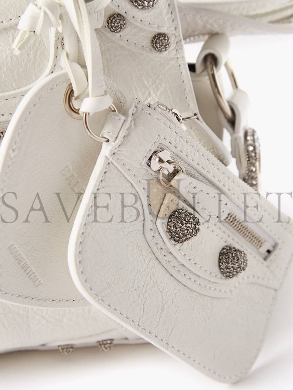 BALENCIAGA WHITE NEO CAGOLE XS LEATHER SHOULDER BAG MATCHESFASHION US (25.5*16.7*11cm)