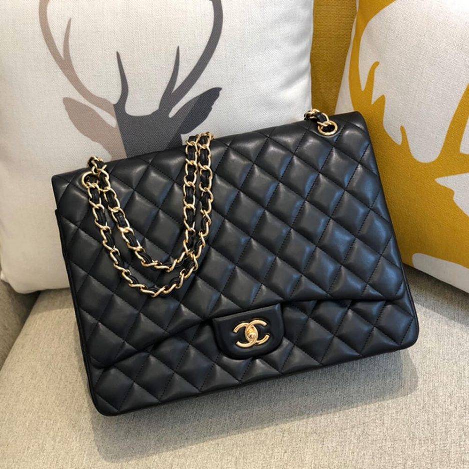 CHANEL CLASSIC FLAP MAXI BLACK CAVIAR LEATHER GOLD HARDWARE (33*22*9cm)